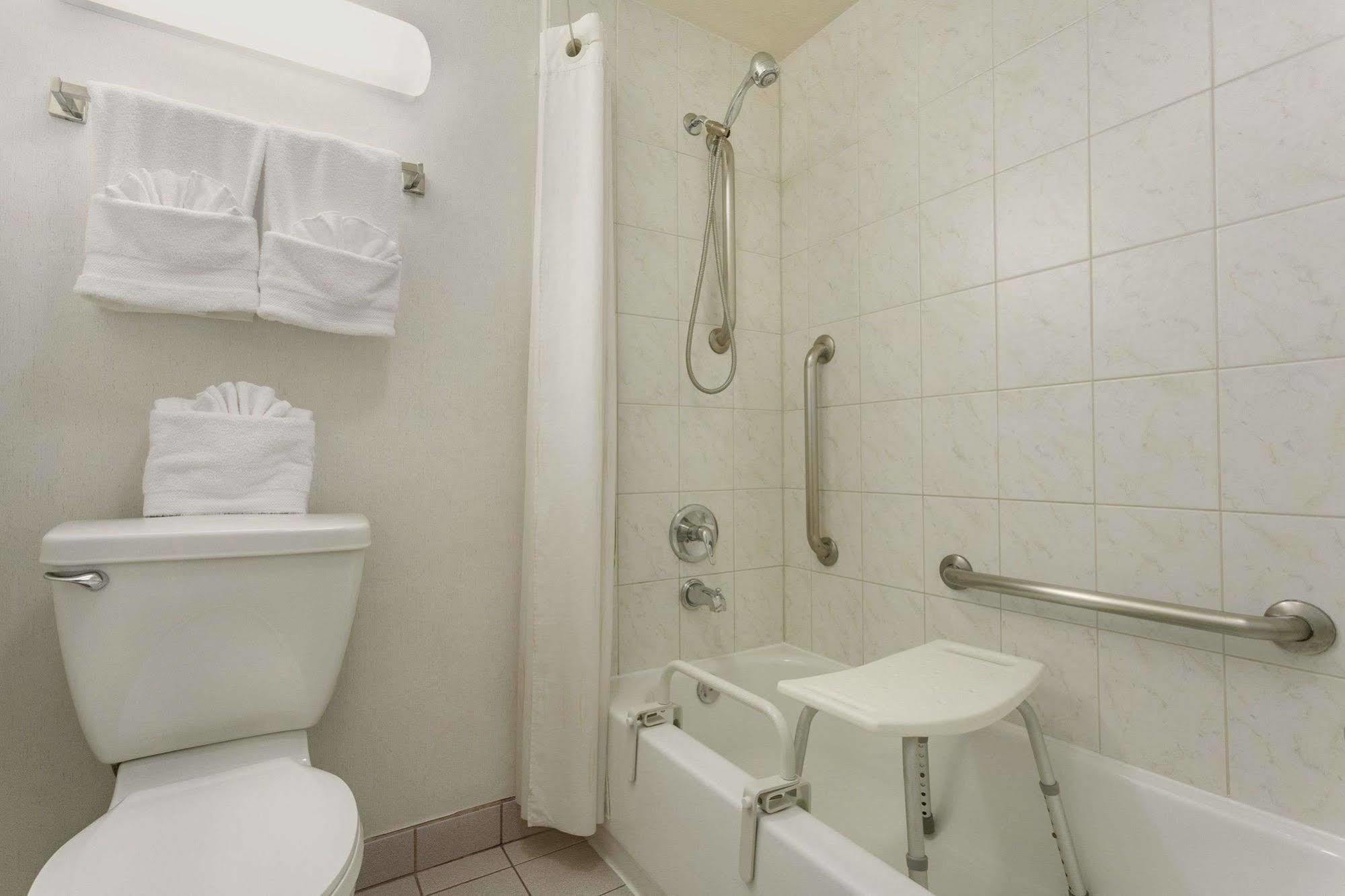 Days By Wyndham San Diego/downtown/convention Center Hotel 2*
