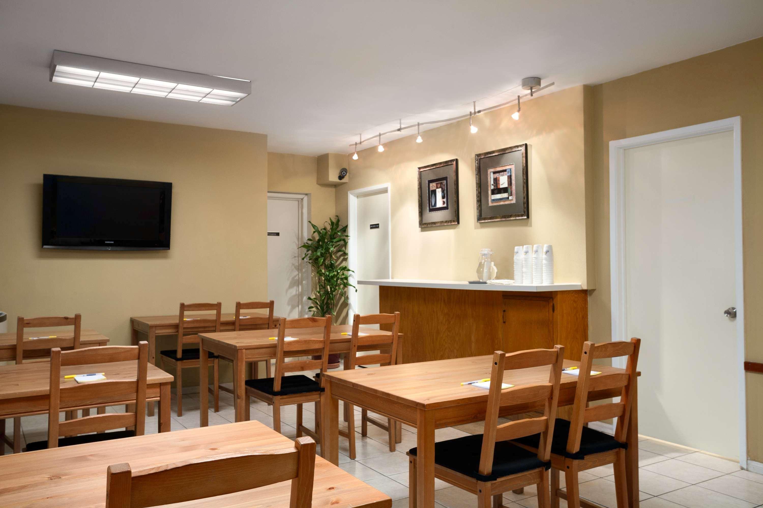 Days By Wyndham San Diego/downtown/convention Center Hotel 2*