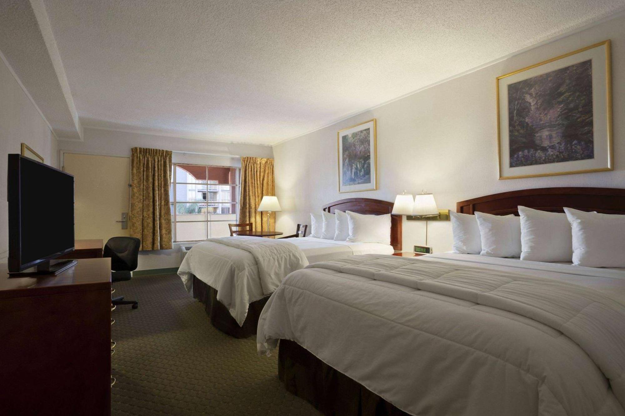 Days By Wyndham San Diego/downtown/convention Center Hotel San Diego